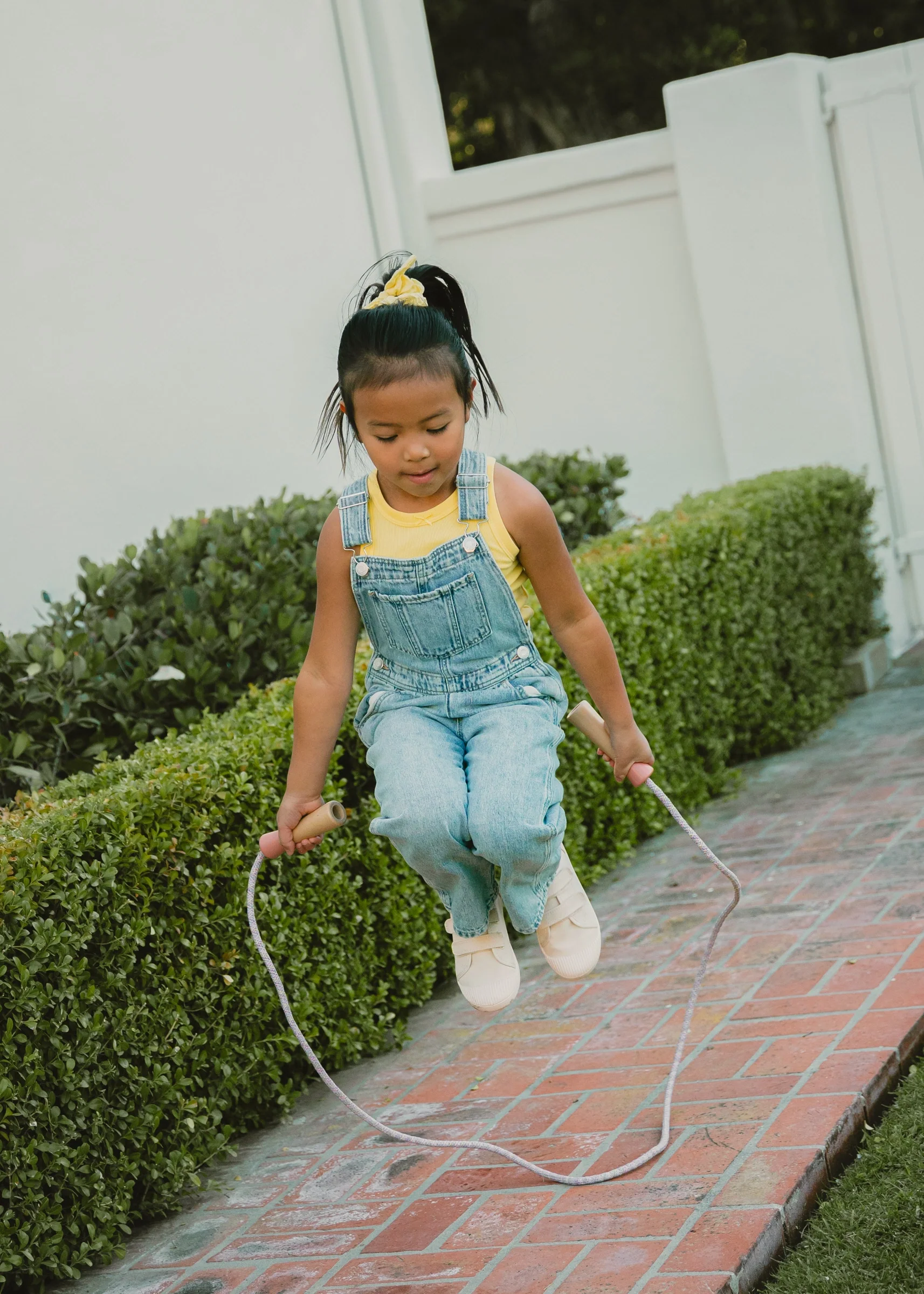 Coco Village Wooden Handle Skipping Rope – Ocean Twist - Image 4