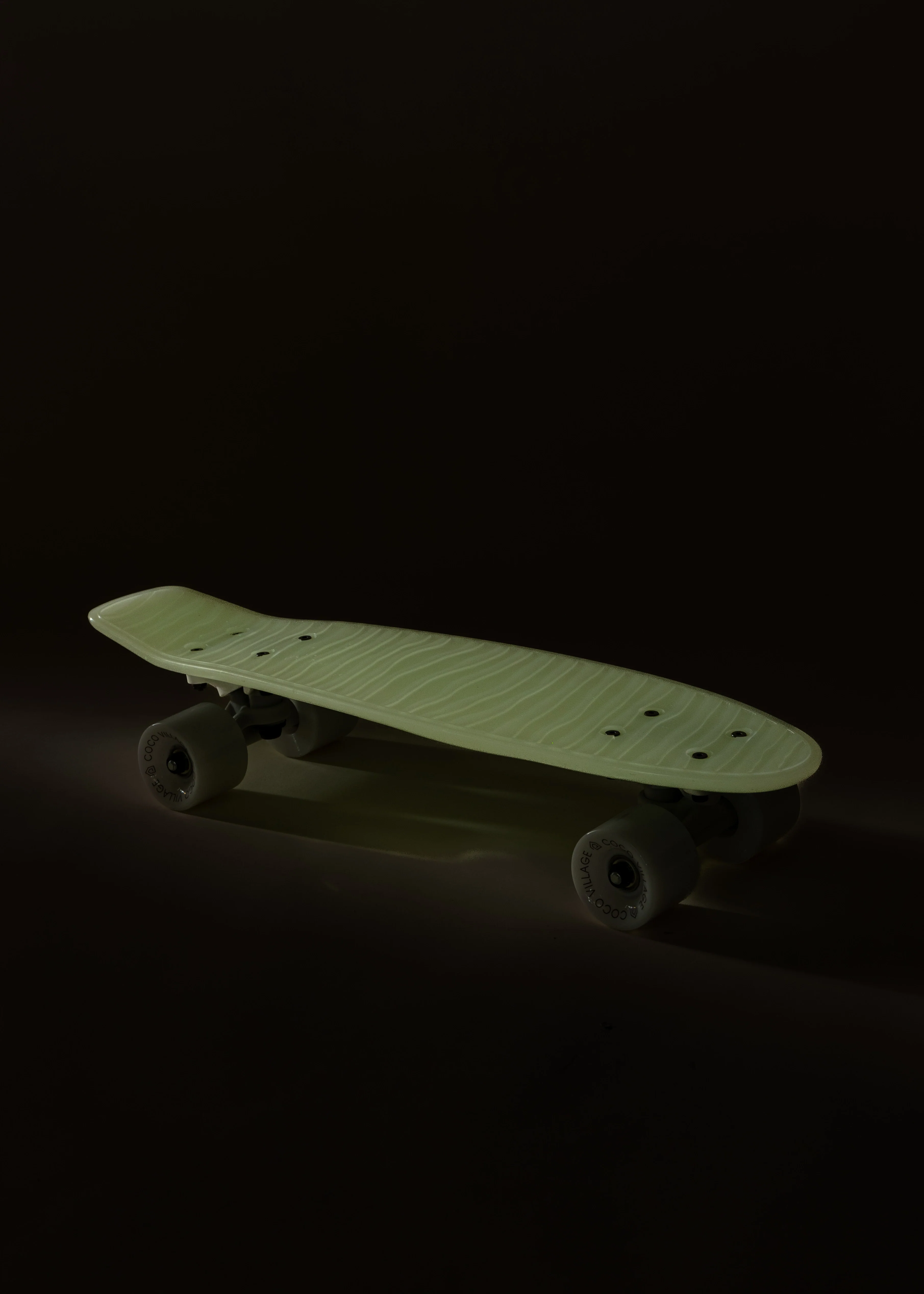 Coco Village Kids’ Pintail Cruiser Skateboard–Glow in the Dark - Image 7