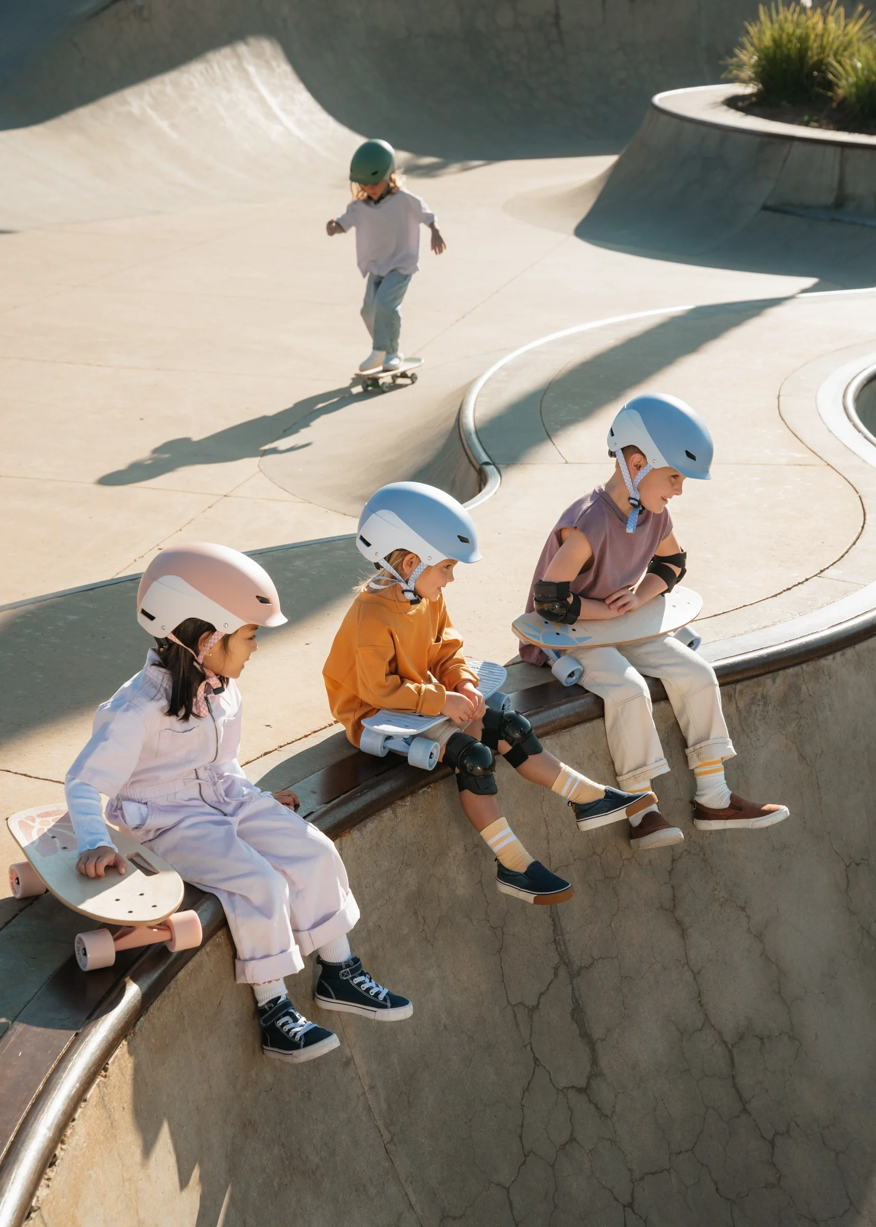Coco Village Kids’ Pintail Cruiser Skateboard–Glow in the Dark - Image 4