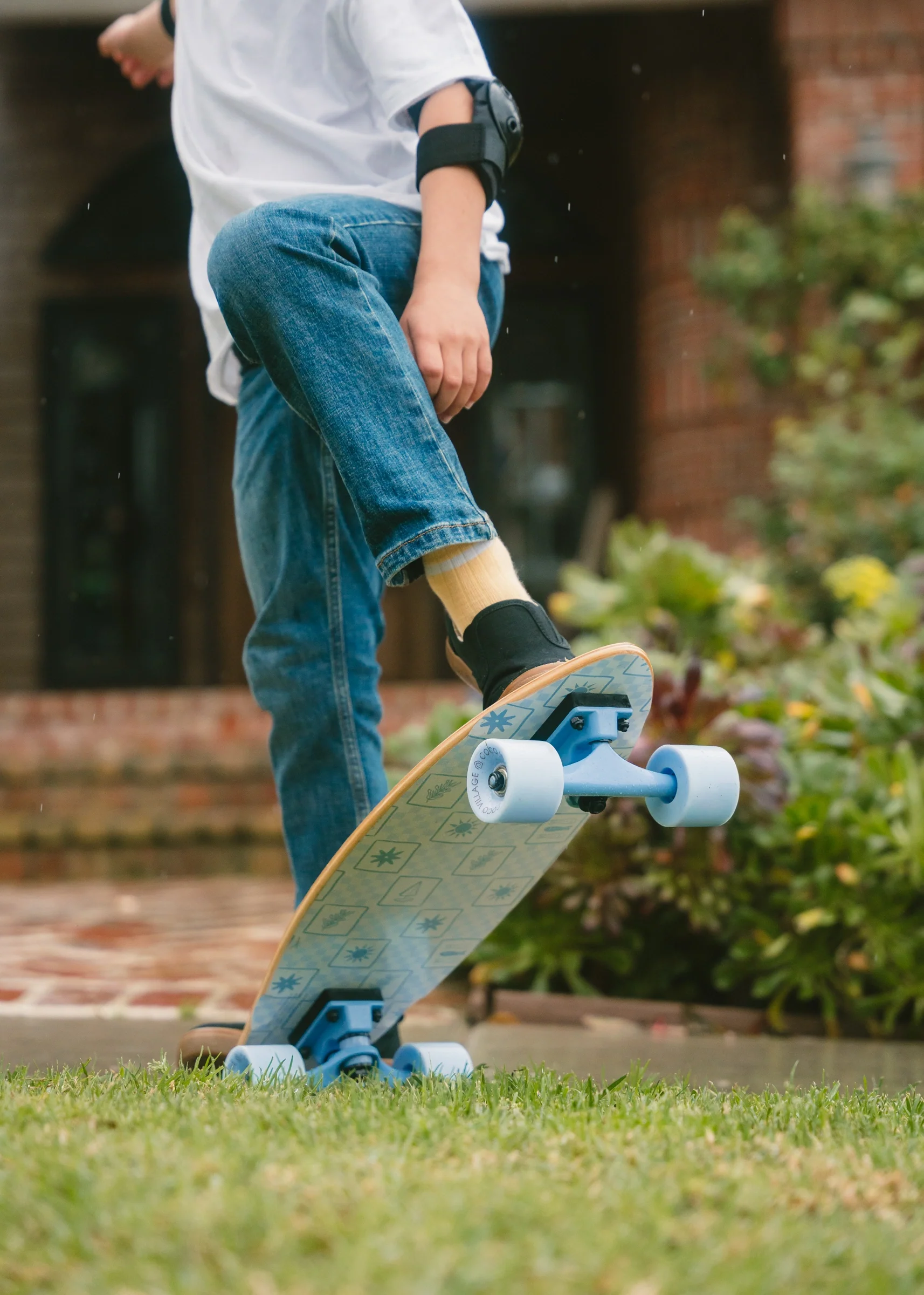 Coco Village Kids’ Wooden Pintail Cruiser Skateboard – Venice - Image 6