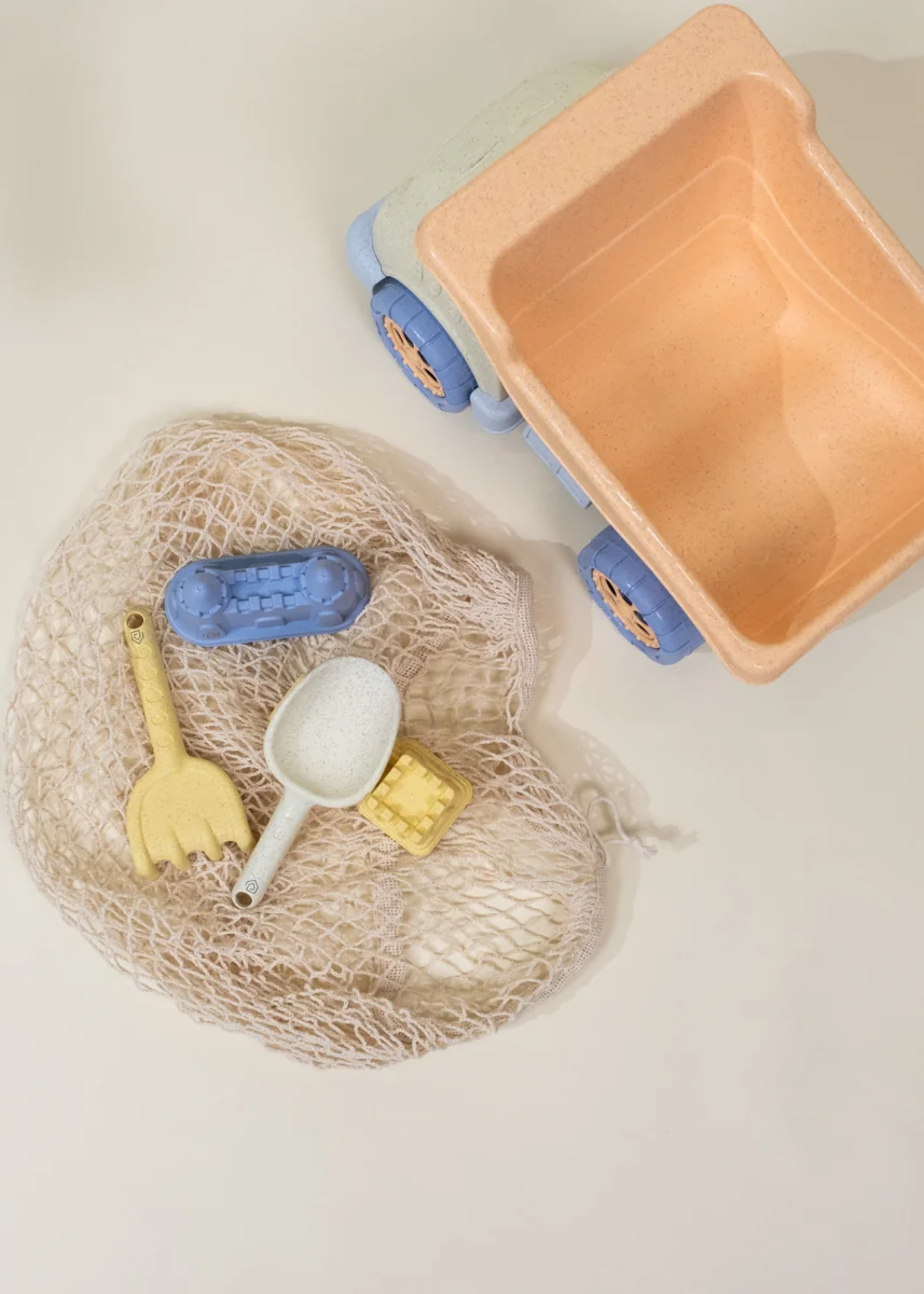 Coco Village Oversized 5-Piece Wheat Straw Sand Toy Set – Dump Truck & Accessories - Image 9