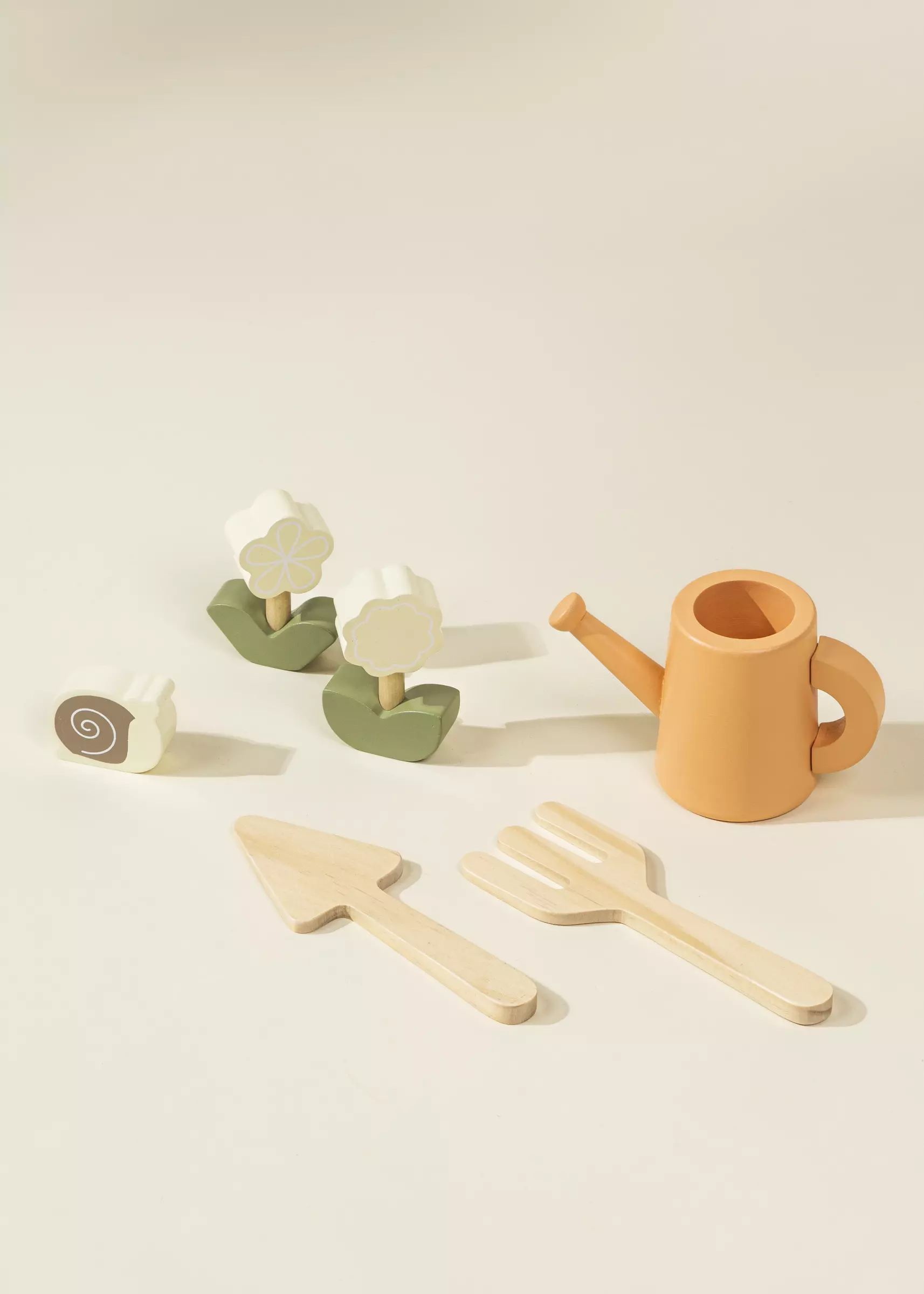 Coco Village Wooden Gardening Playset and Accessories - Image 9