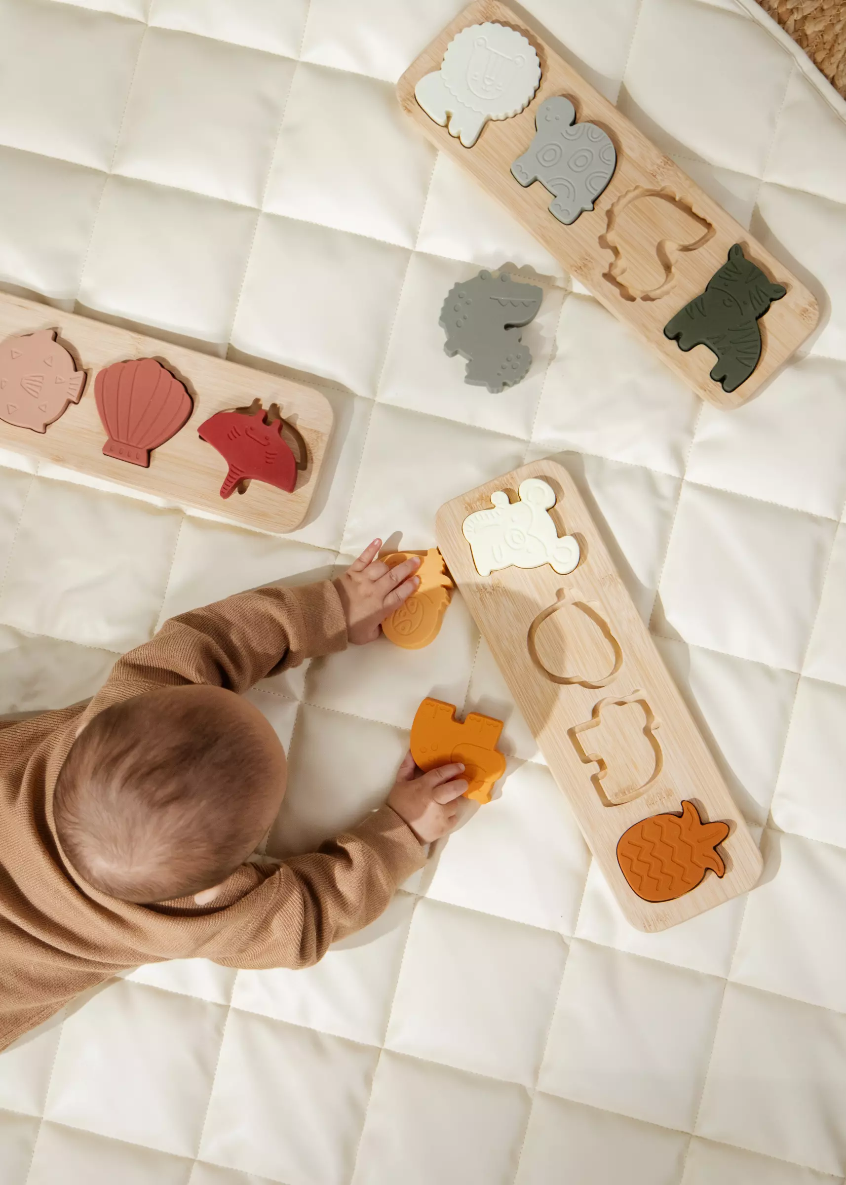 Coco Village Silicone Puzzle on Wooden Plate - Ocean - Image 4