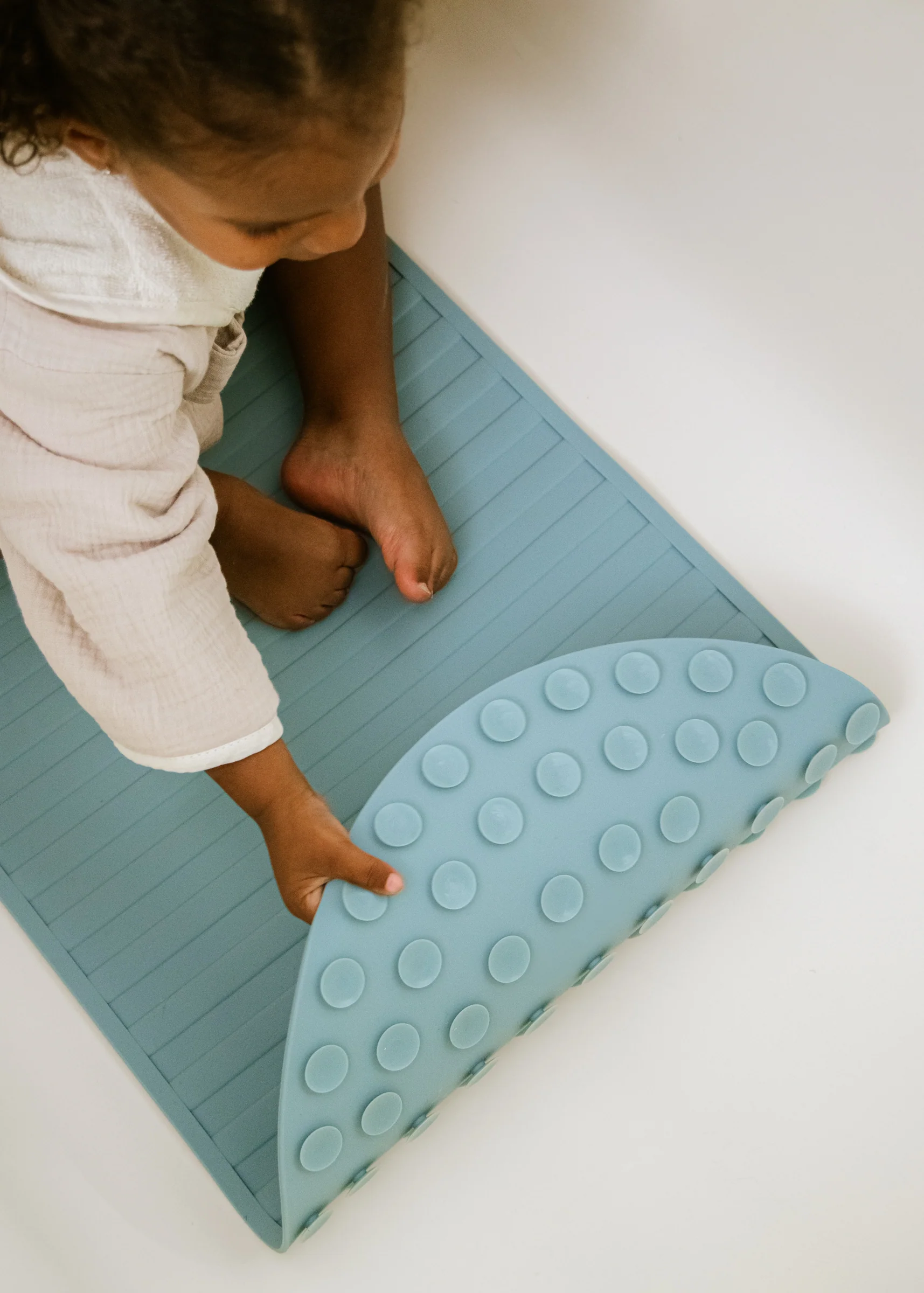 Coco Village Non-Slip Silicone Bathtub Mat - Cumulus - Image 2