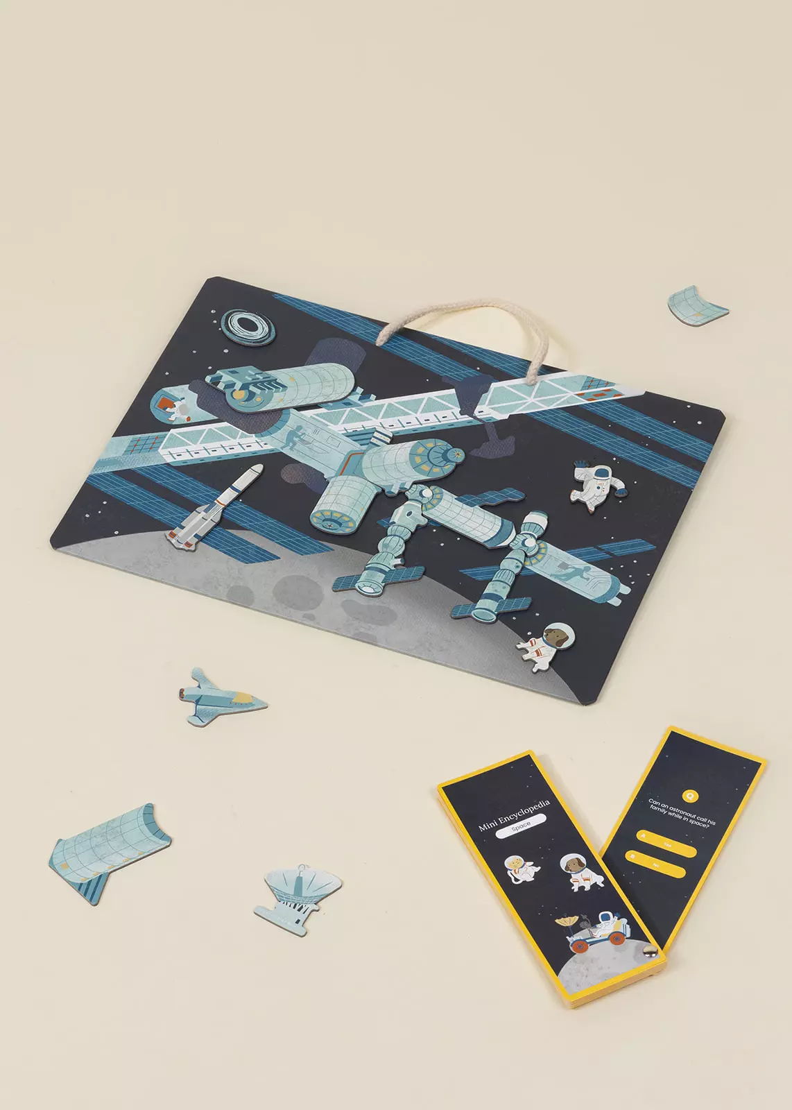 Coco Village Magnetic Interactive Board – Space Adventure - Image 4